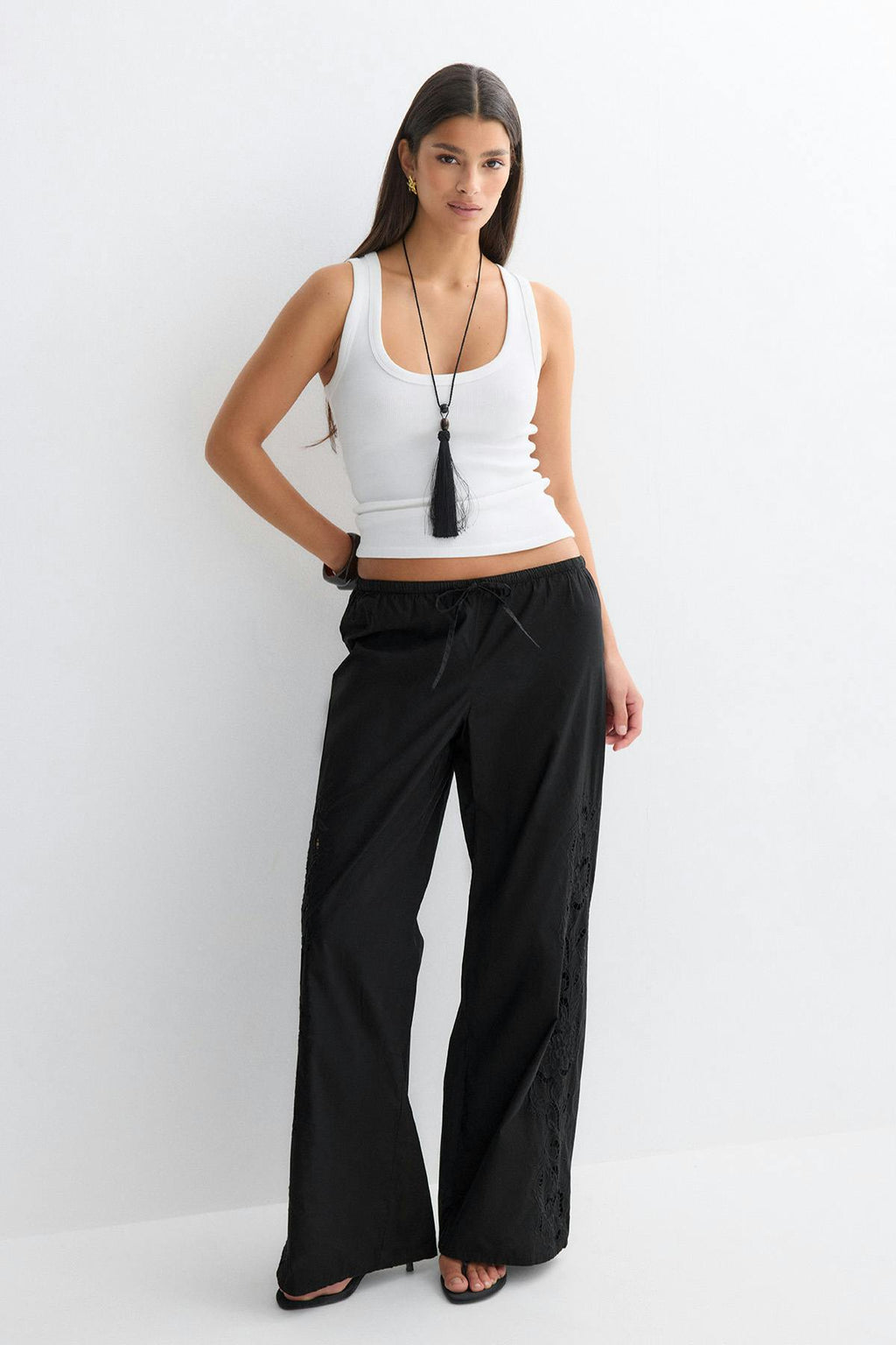 Embroidery poplin trousers