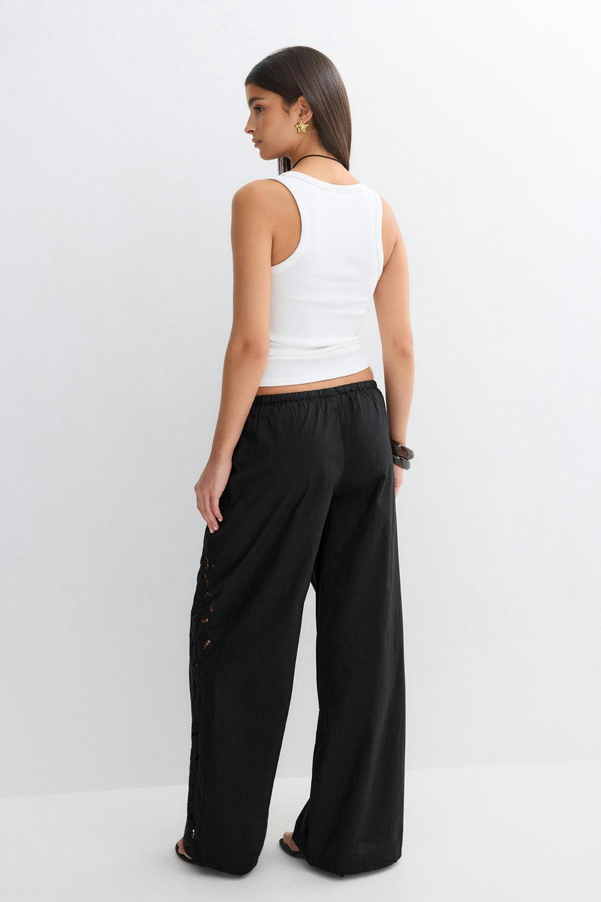 Embroidery poplin trousers