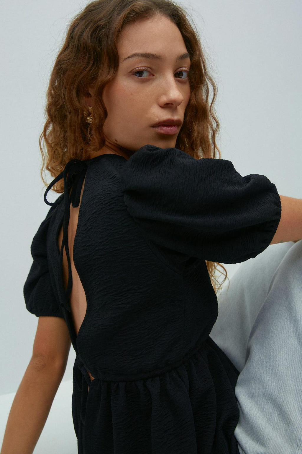Tie back top