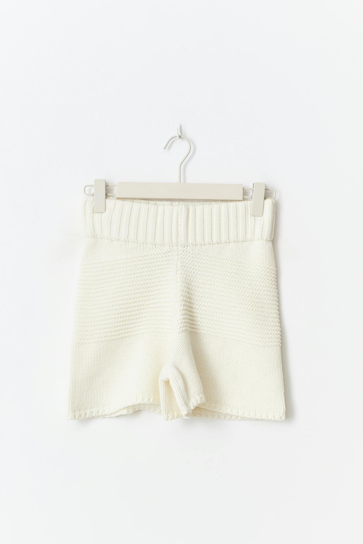 Chunky knitted shorts