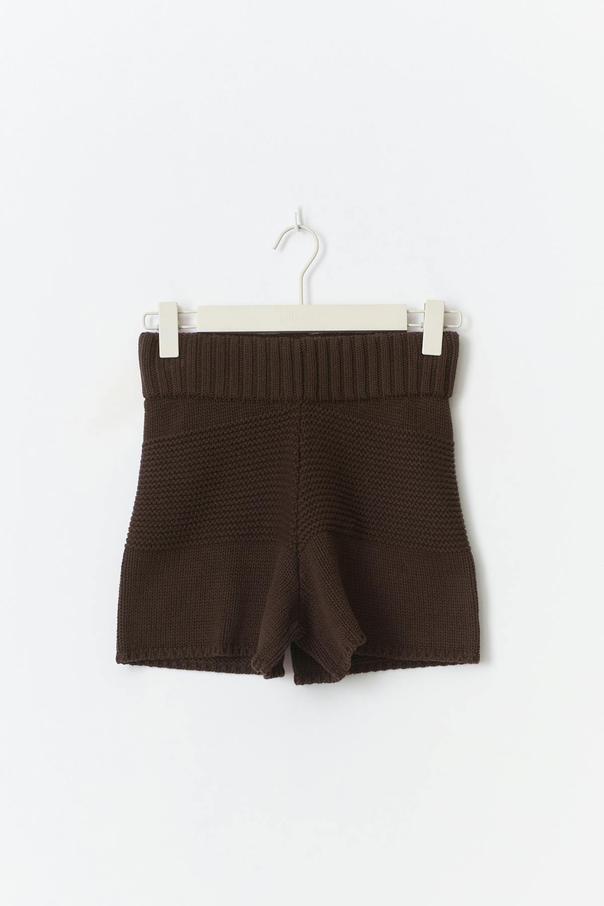 Chunky knitted shorts