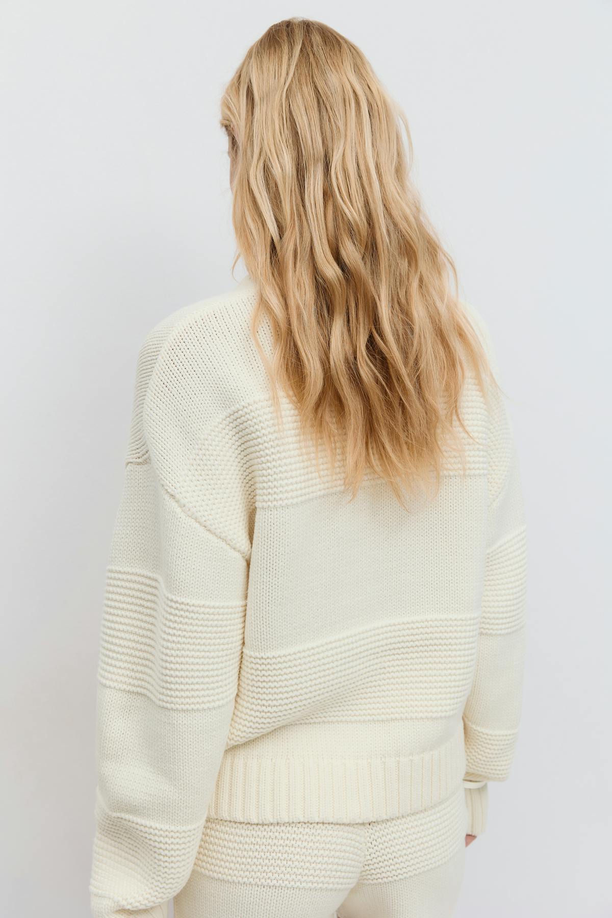Knitted chunky sweater