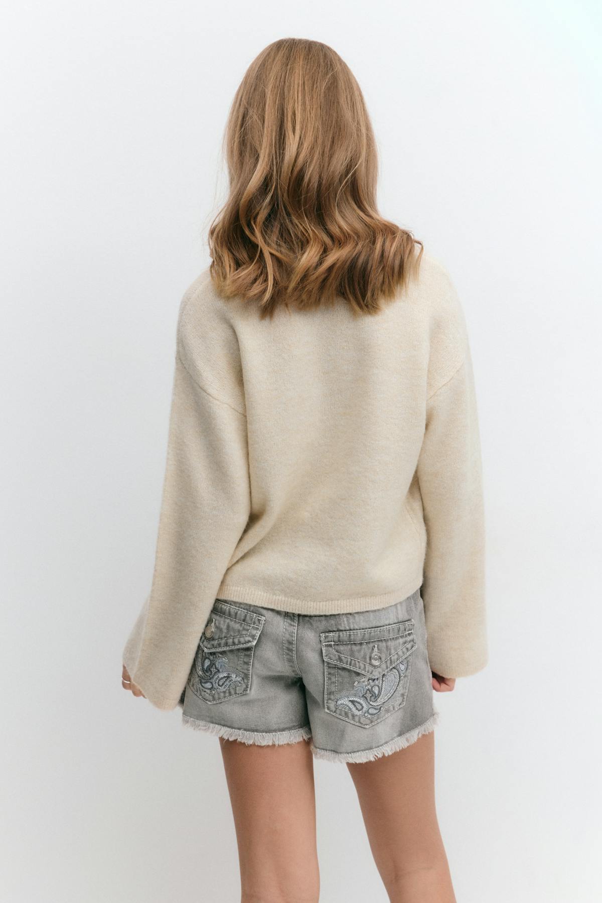 Y knitted sweater