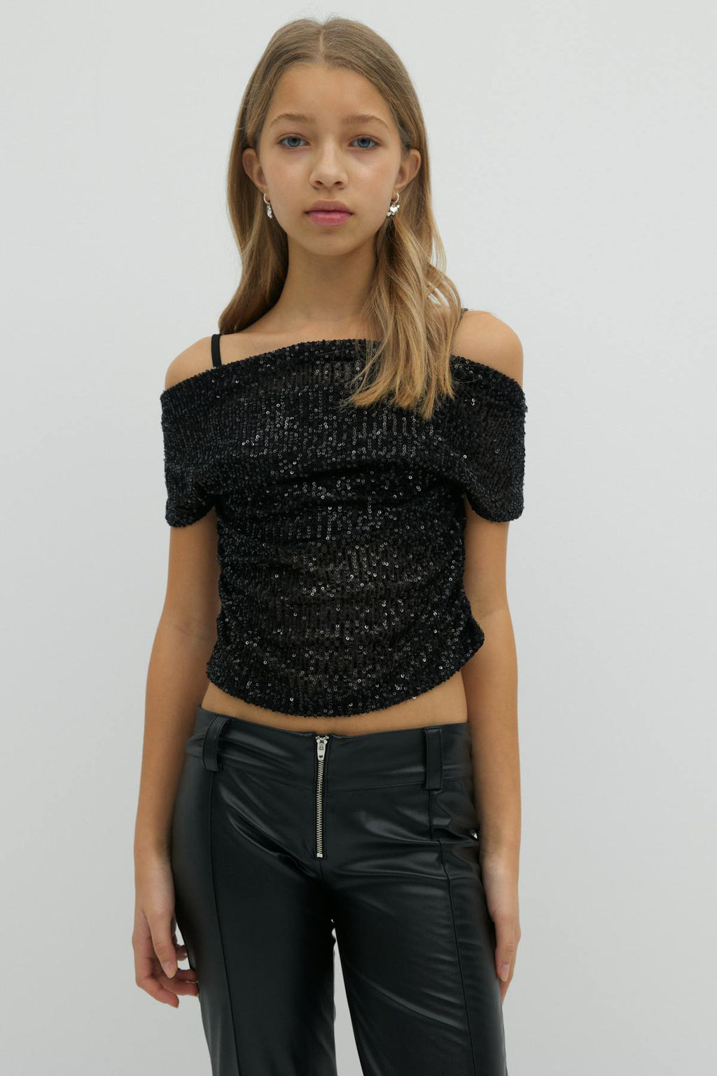 Y sequin off shoulder top