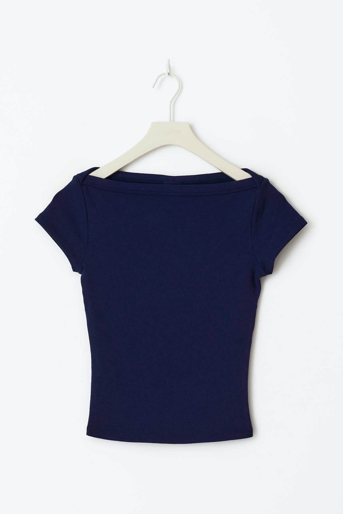 Boatneck tight rib top