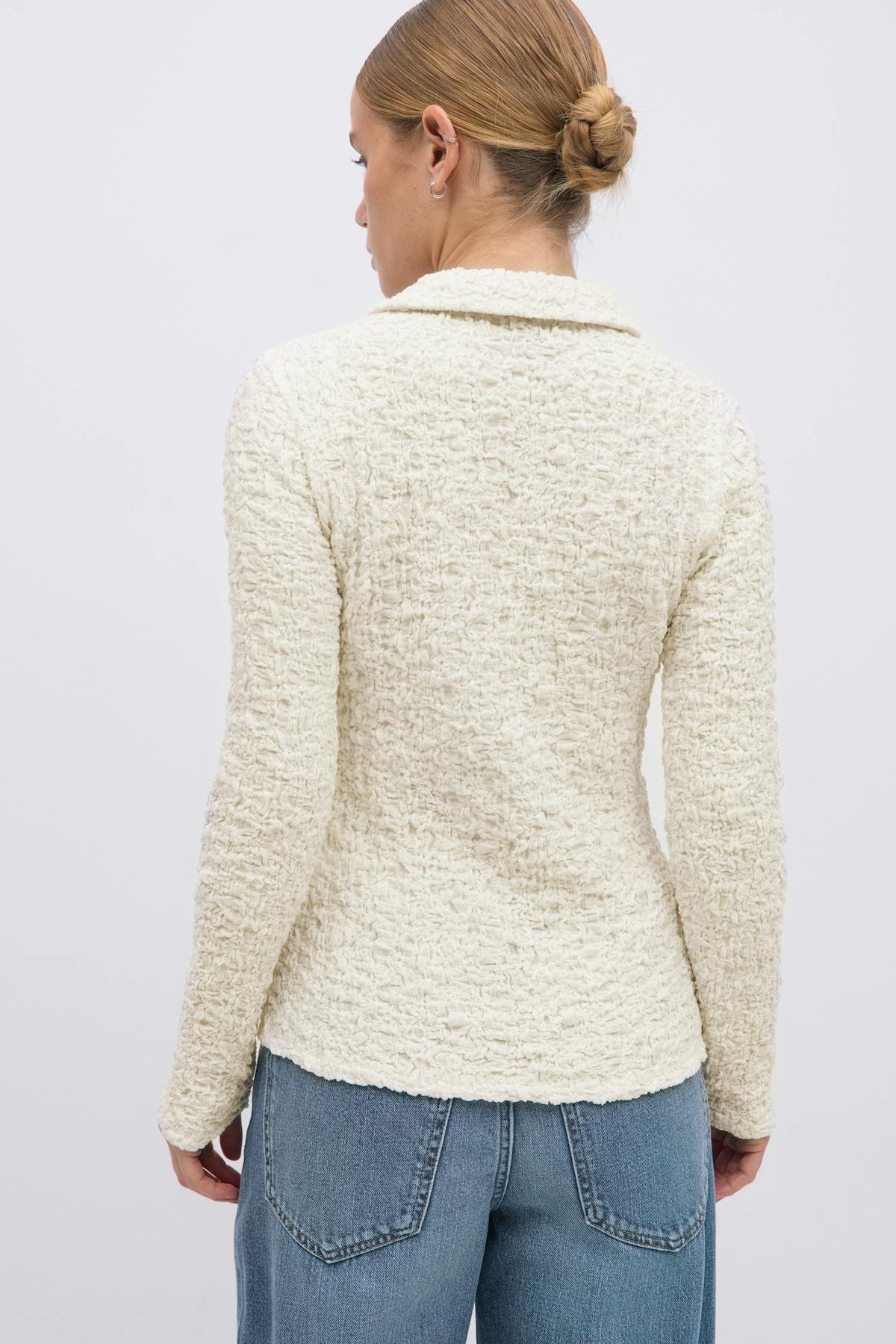 Textured collar top