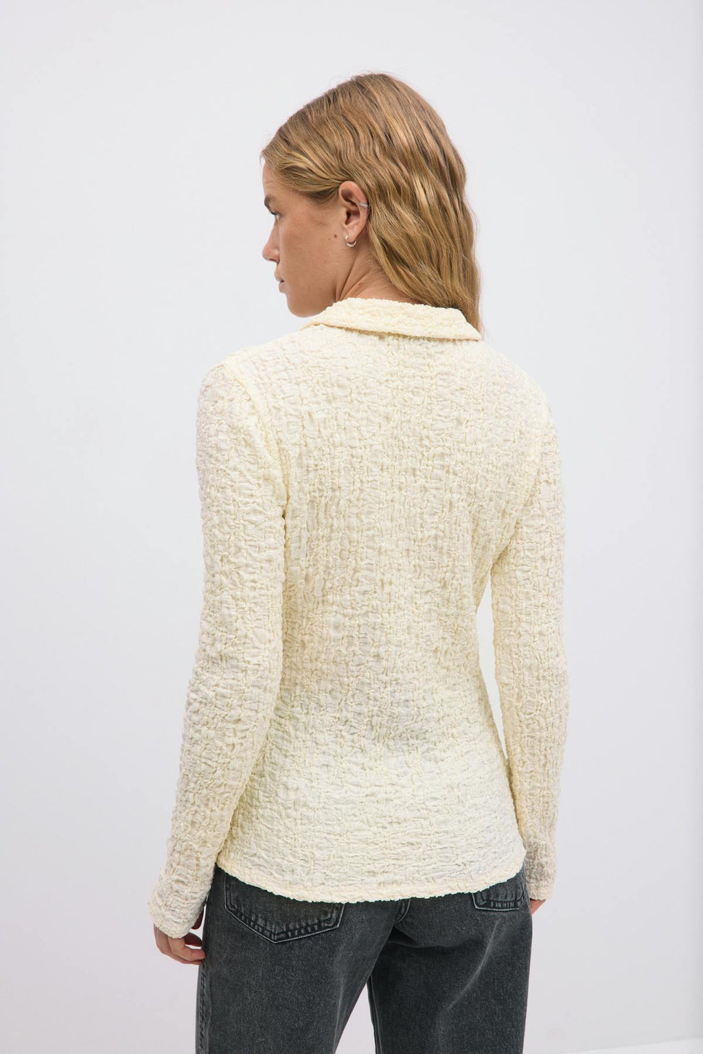 Textured collar top