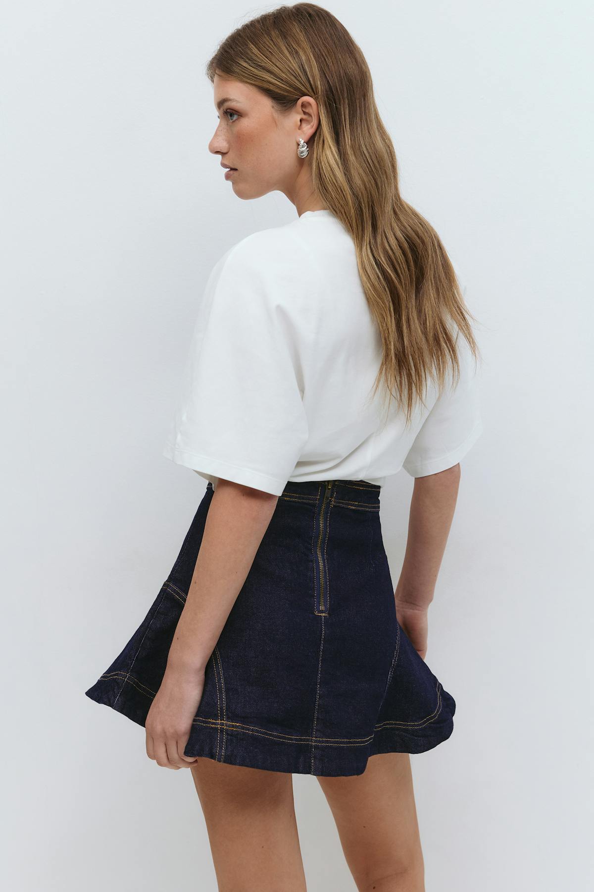 Sculpted denim skirt