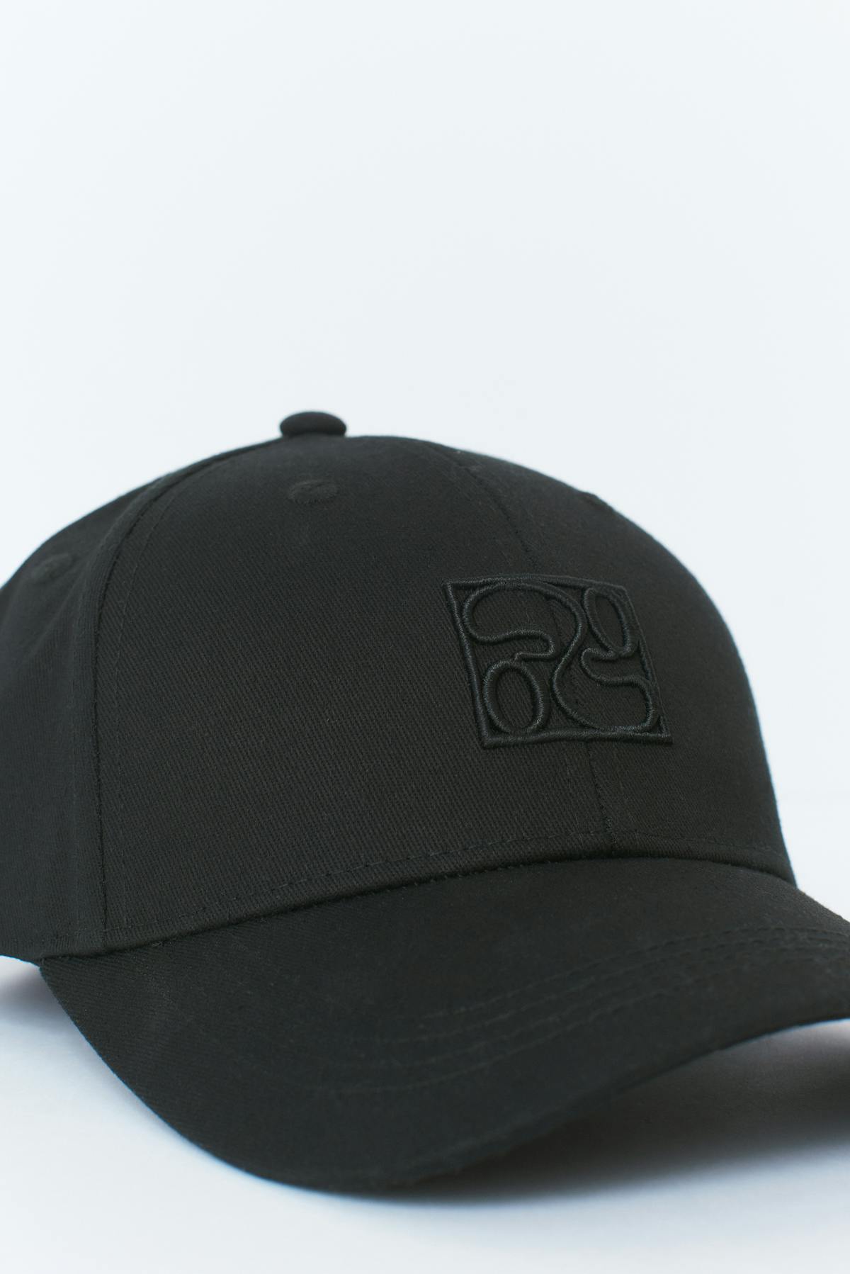 Sporty cap