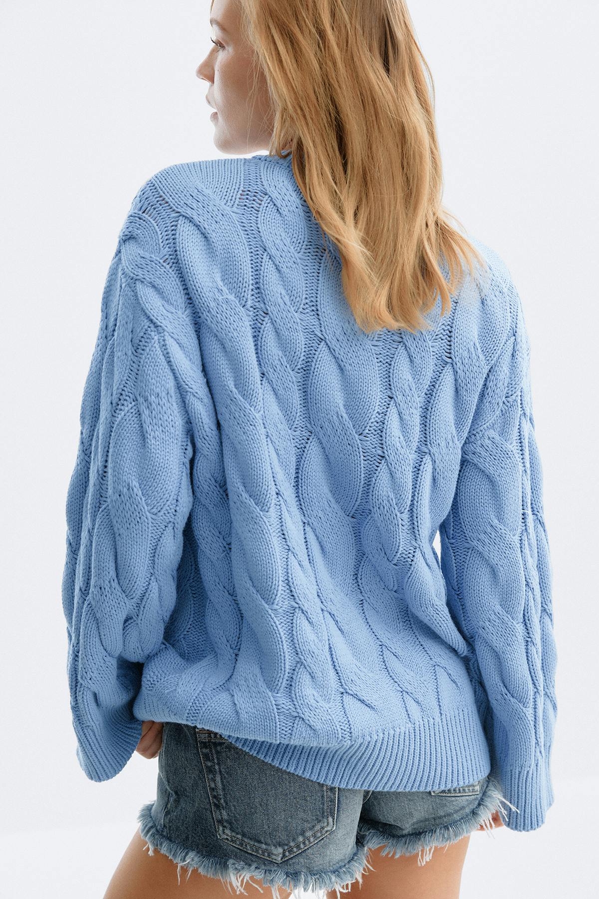Chunky knitted cable cardigan