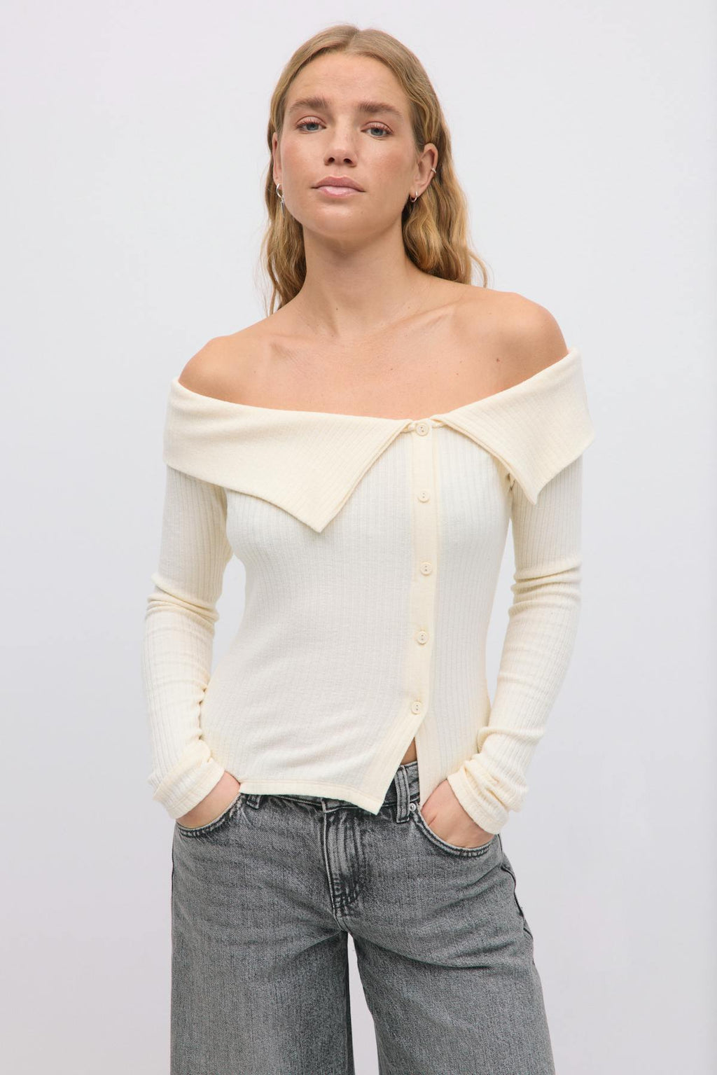 Off shoulder rib top
