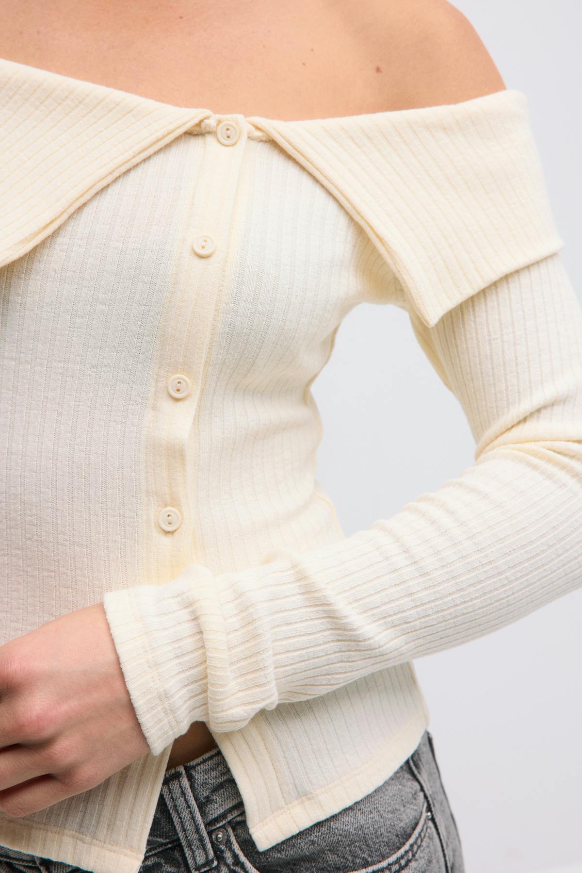 Off shoulder rib top