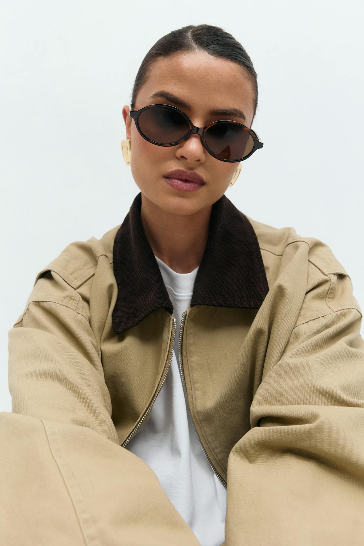 Oval eyeglasses