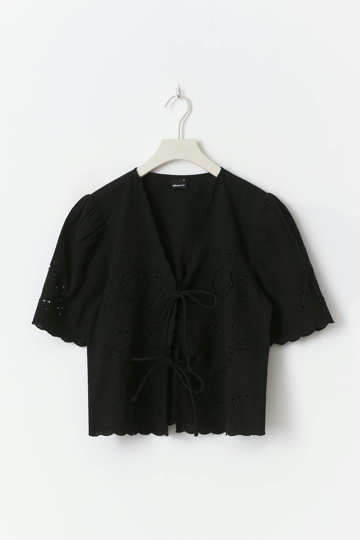 Scallop edge blouse