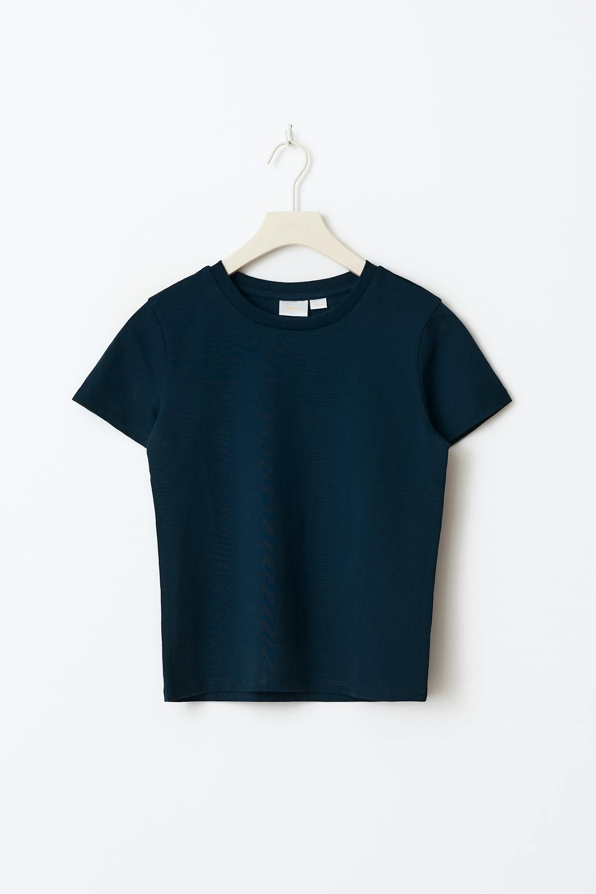 Y scandi basic tee