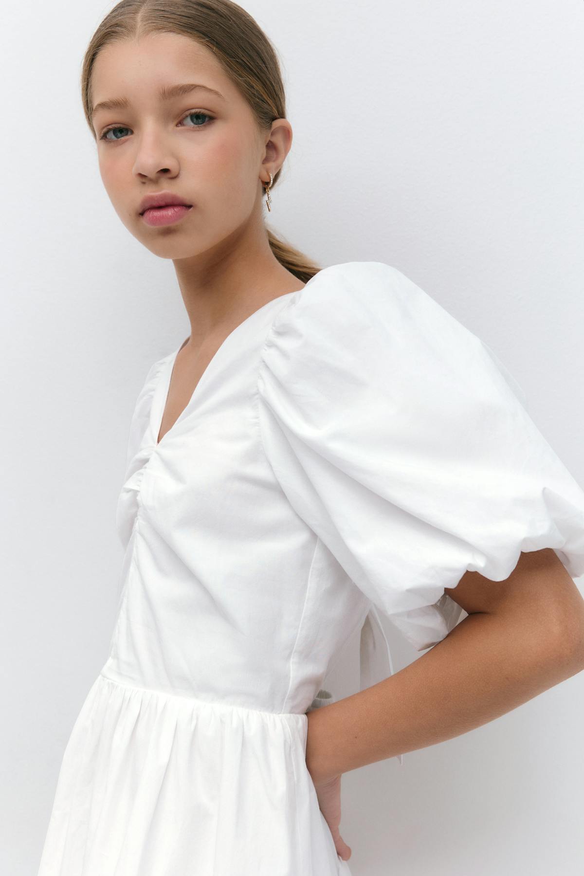 Y puff sleeve dress