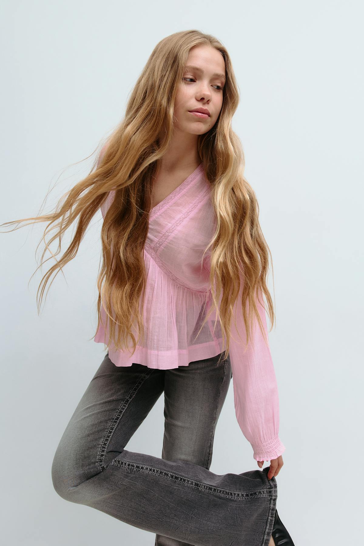 Y lace blouse