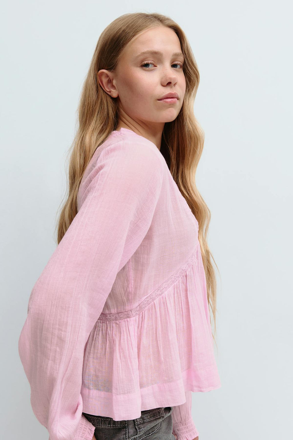 Y lace blouse