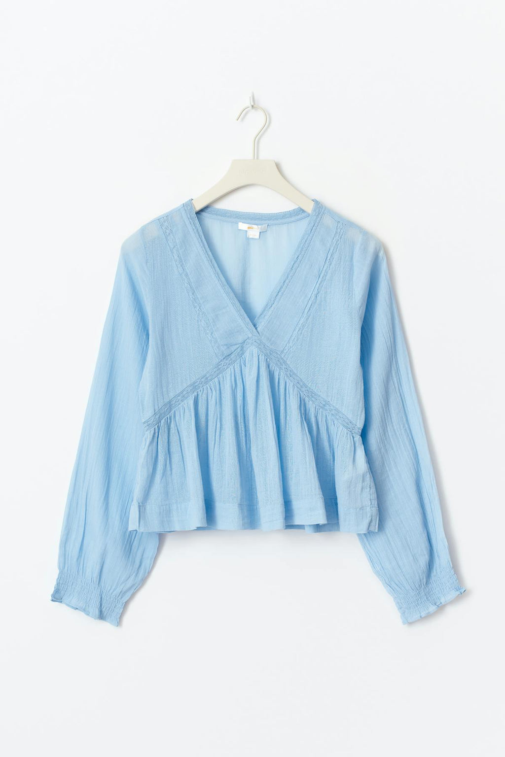 Y lace blouse