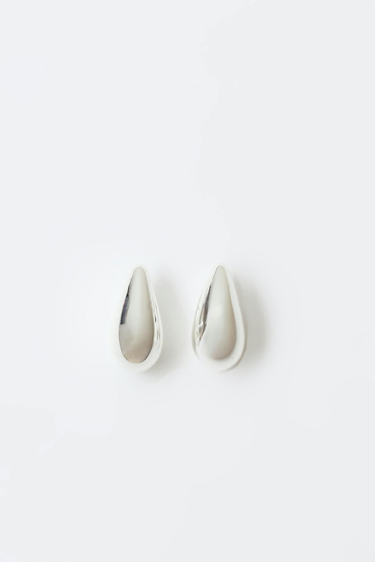 Mini drop earrings