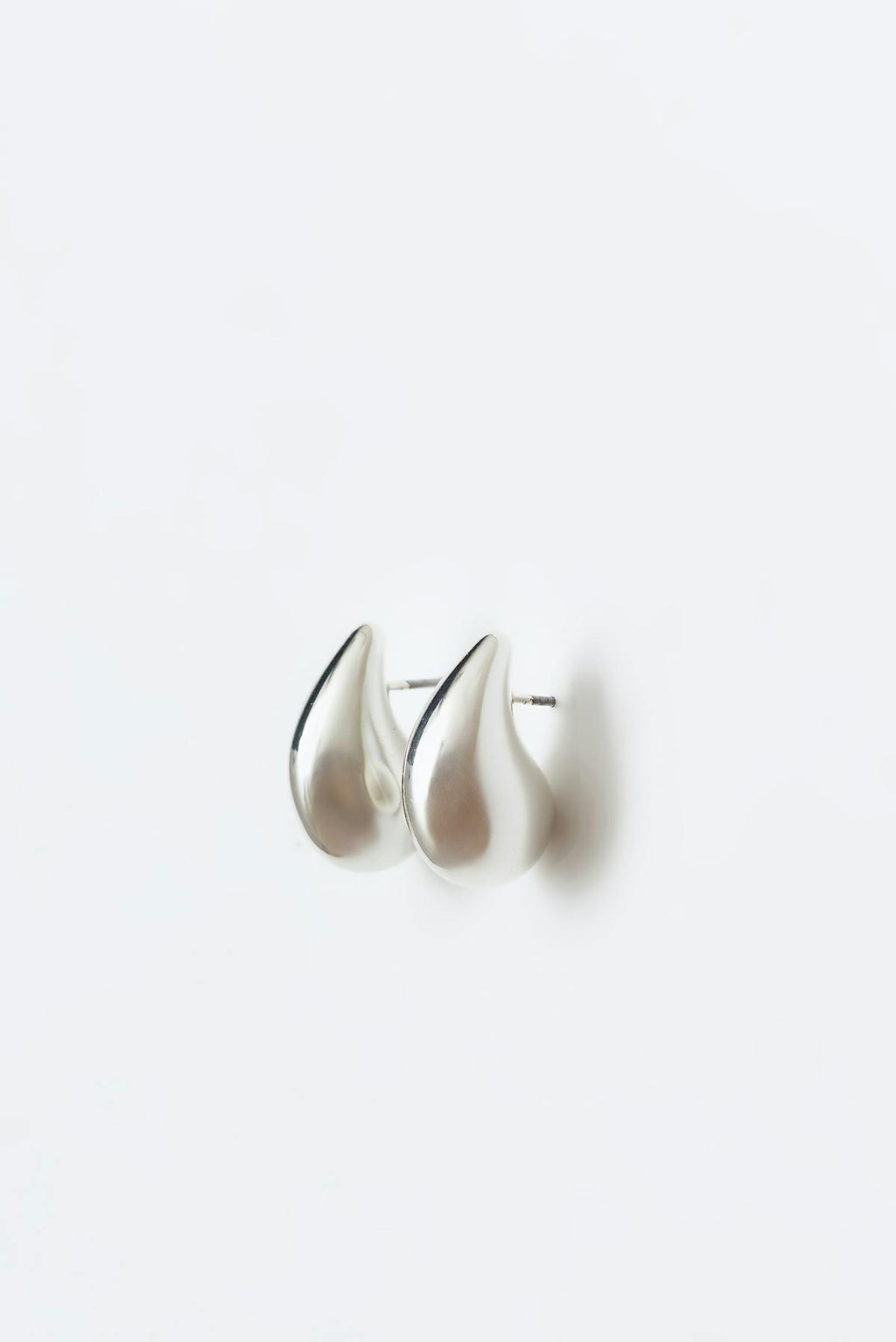 Mini drop earrings