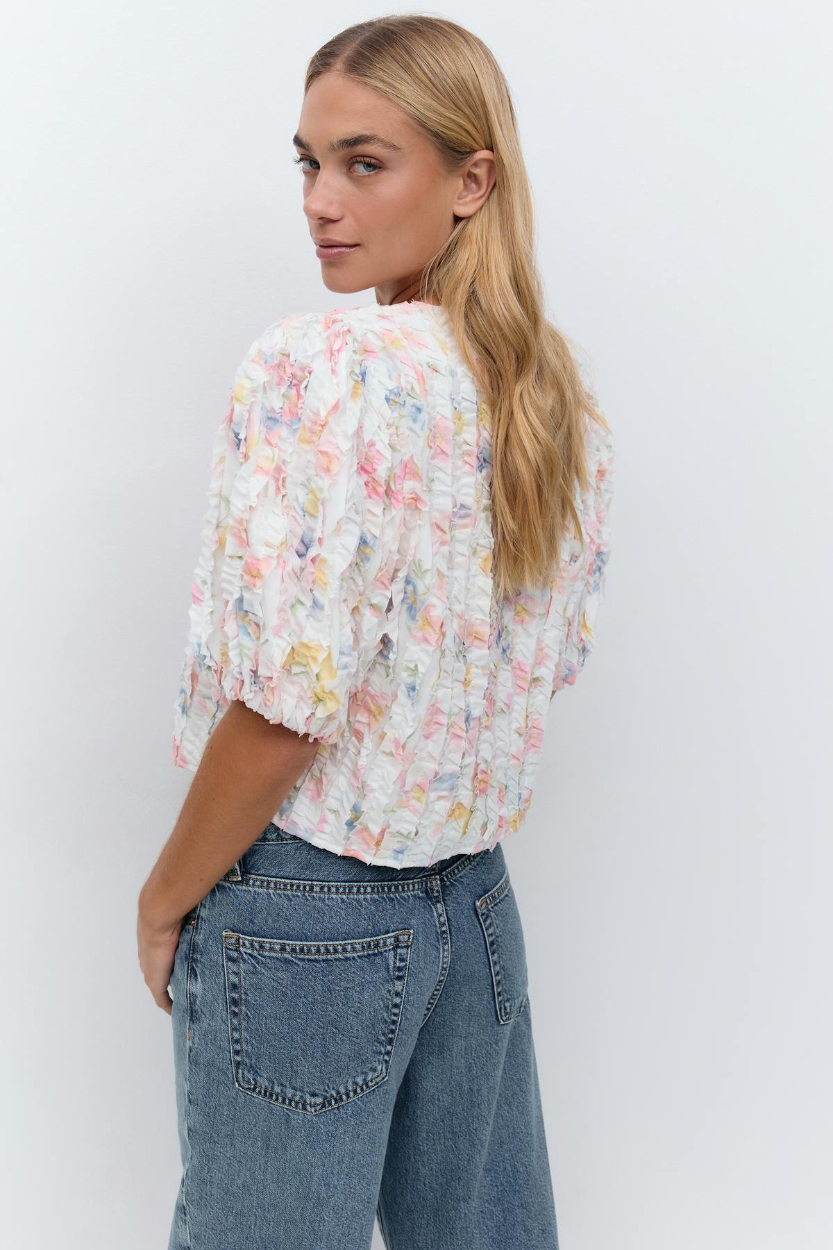 Structured top