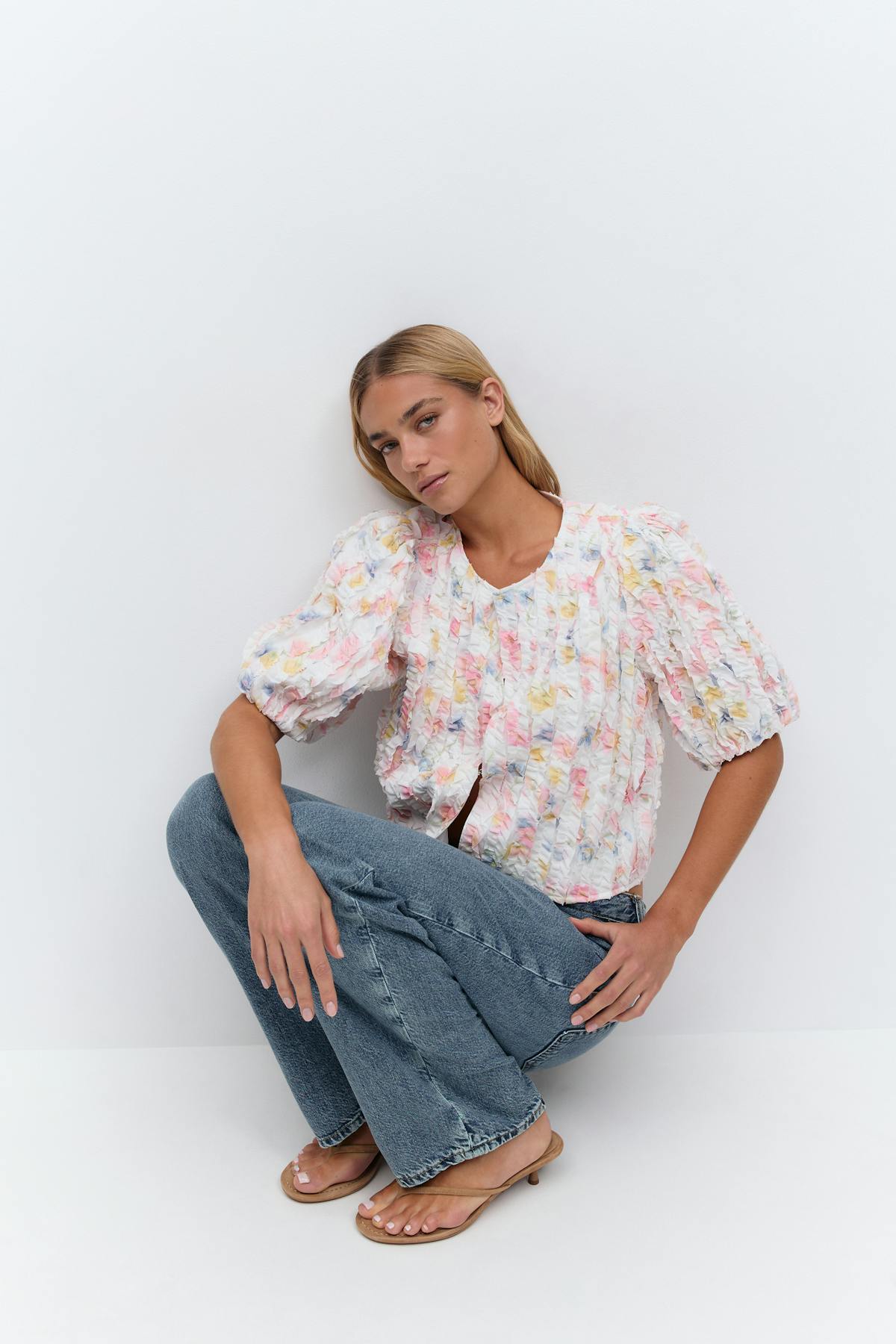 Structured top