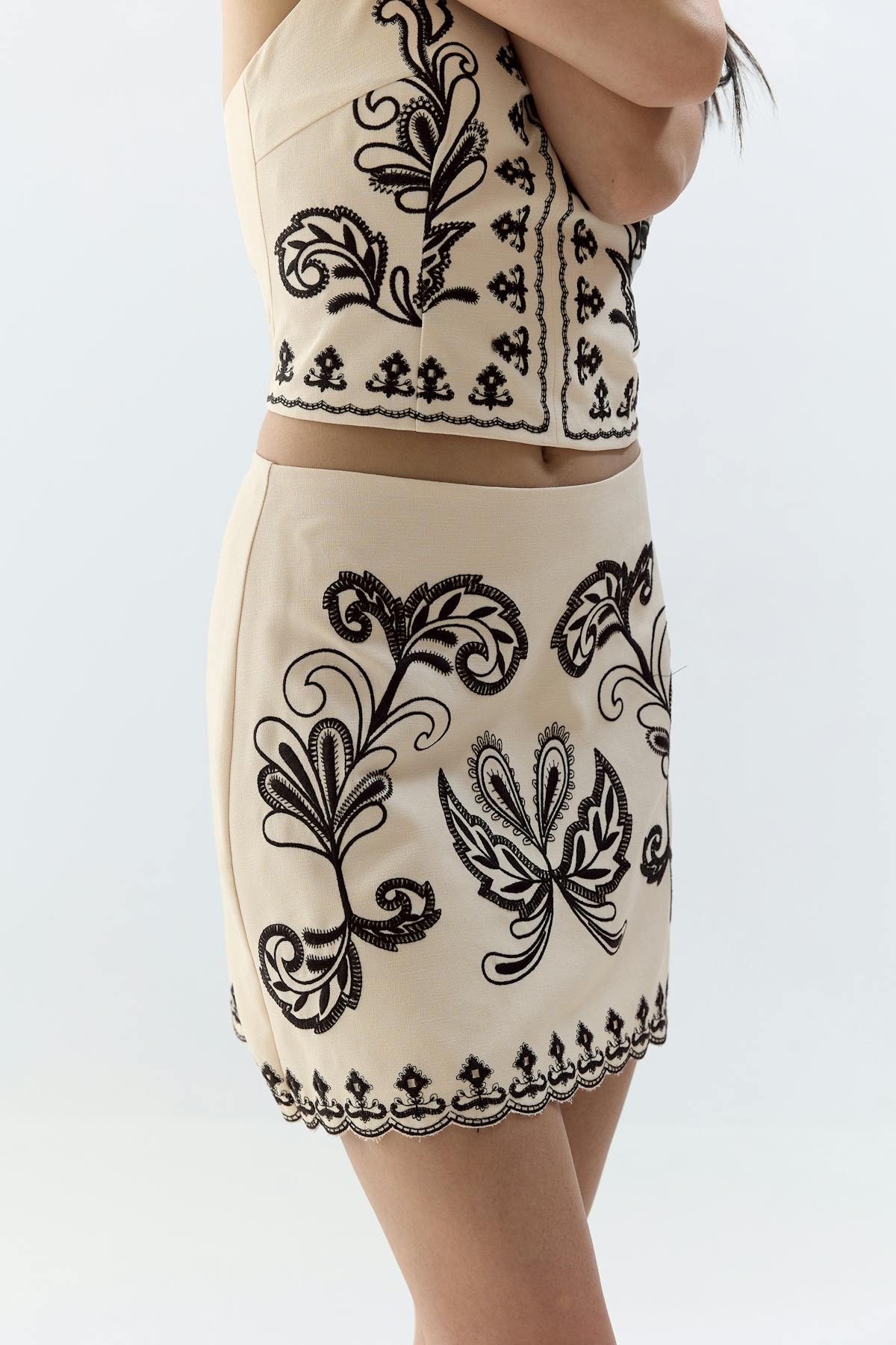 Embroidery skirt