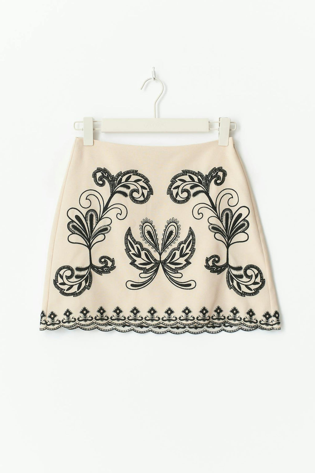 Embroidery skirt