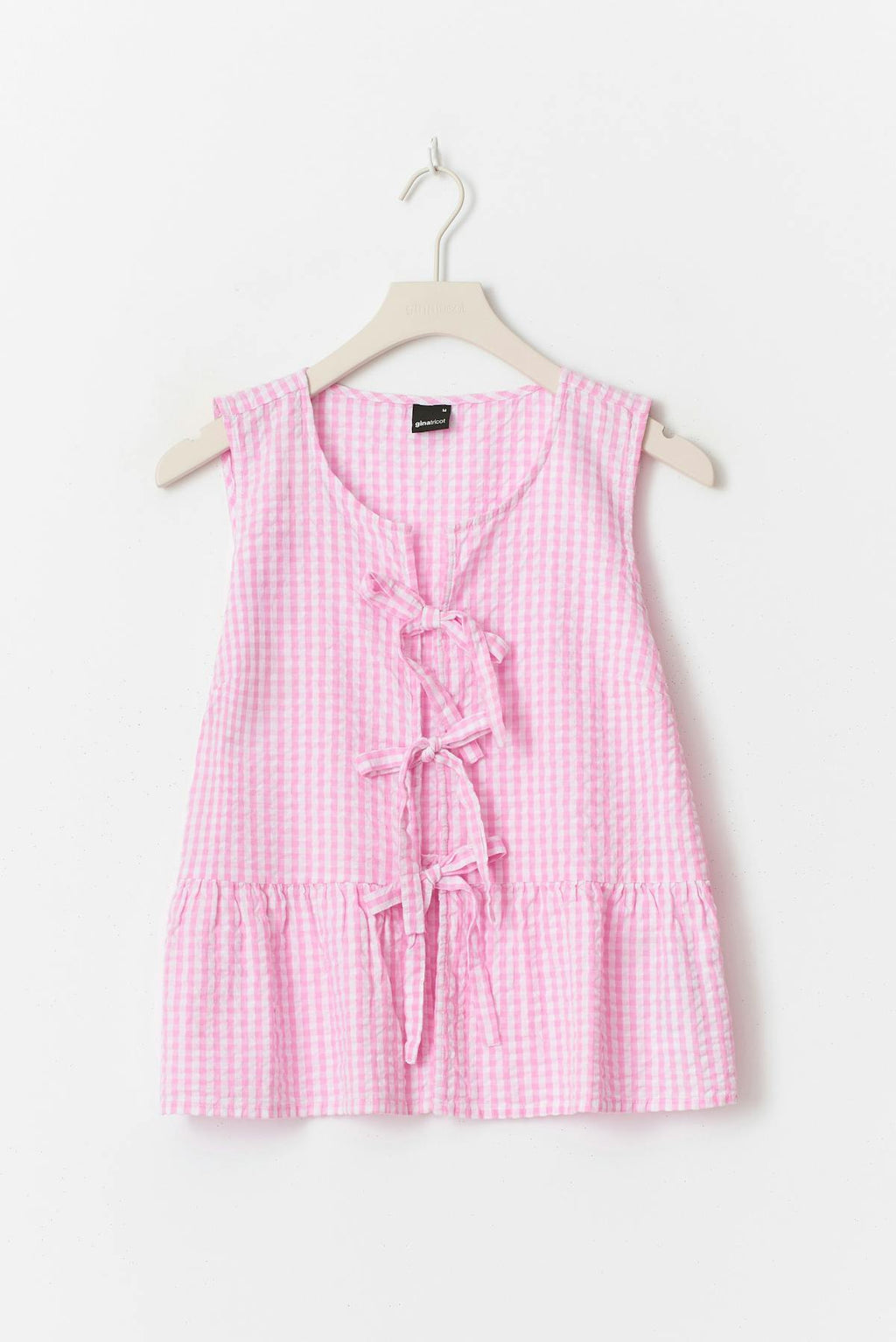 Sleeveless blouse