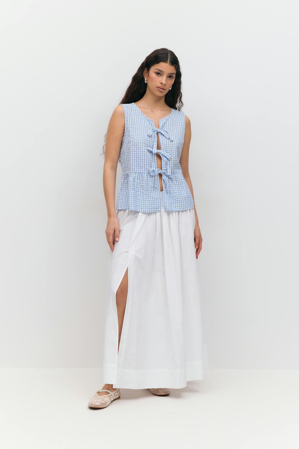 Sleeveless blouse