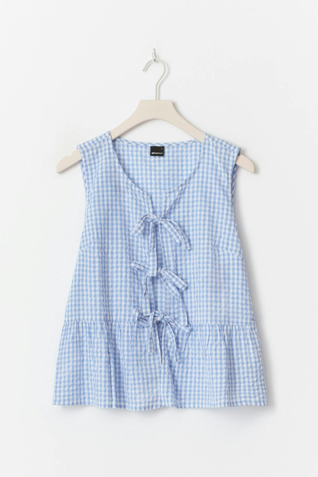 Sleeveless blouse