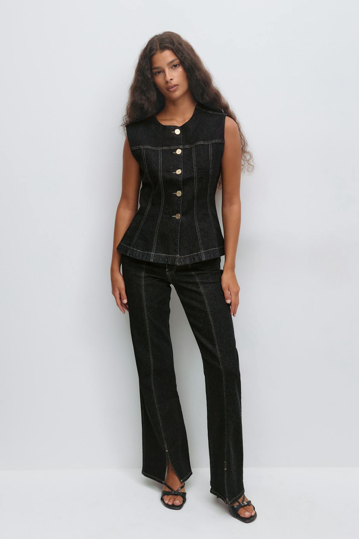 Low front slit jeans