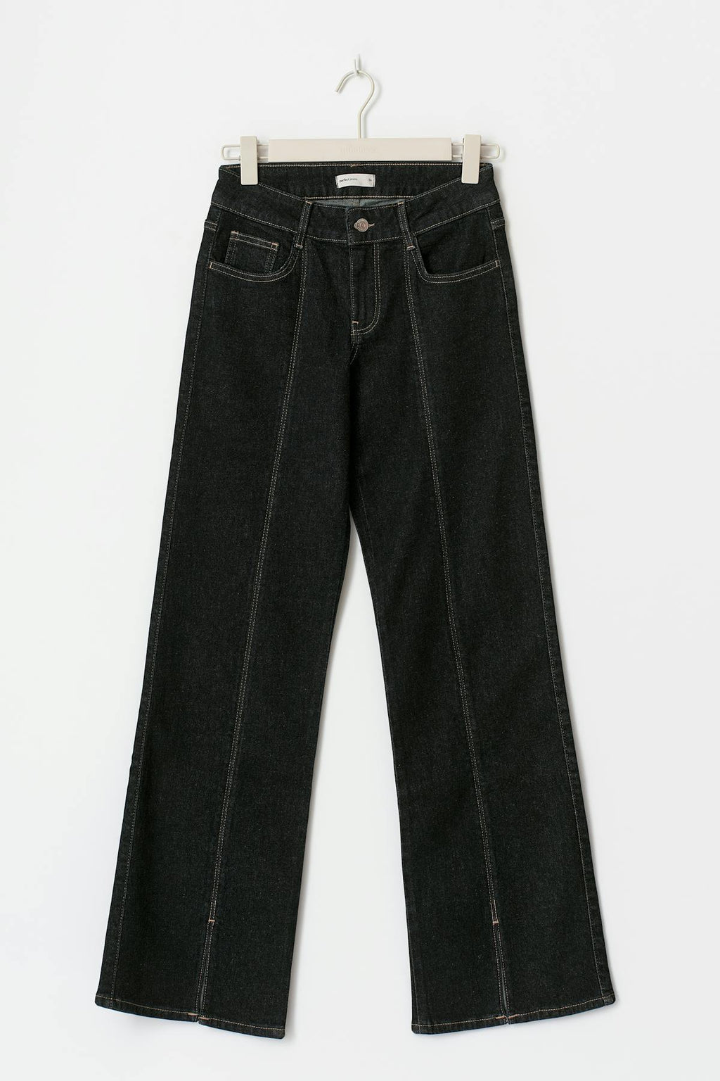 Low front slit jeans