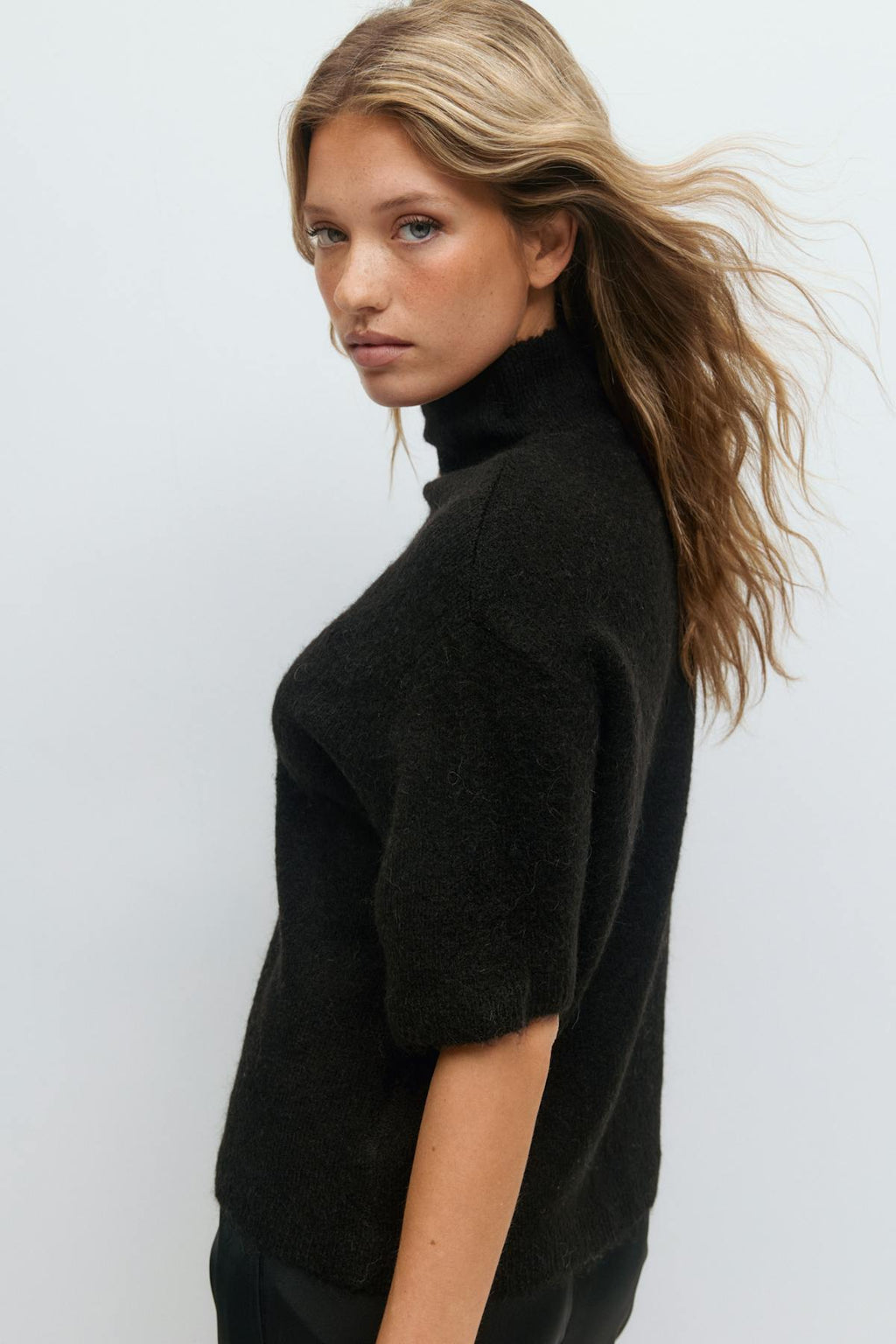 Funnel neck knitted top