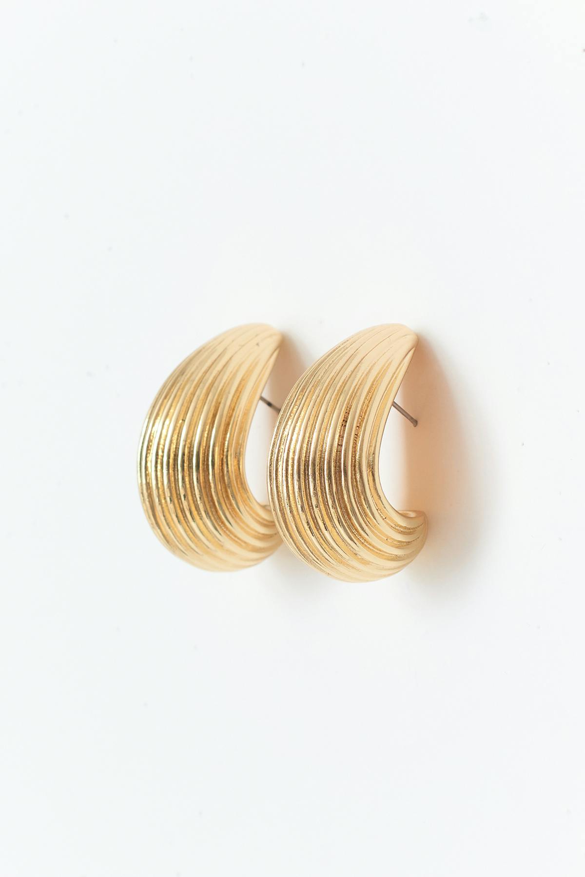 Drop earrings