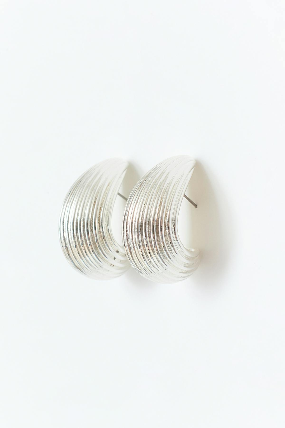 Drop earrings