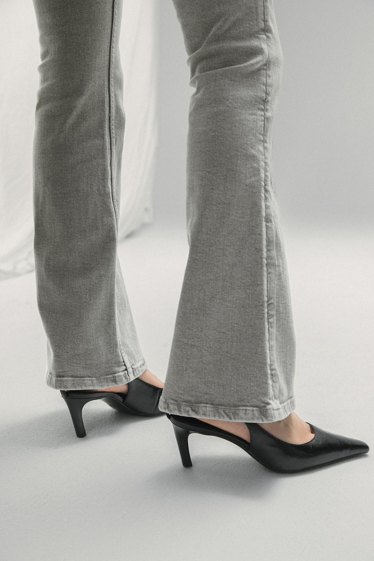 Ultra low bootcut jeans