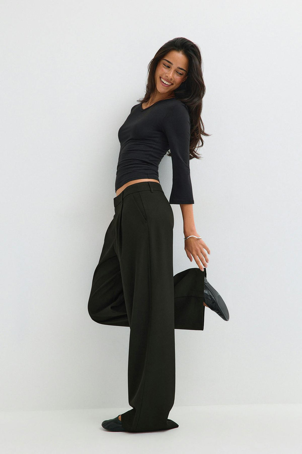 Mid wide pleated trousers