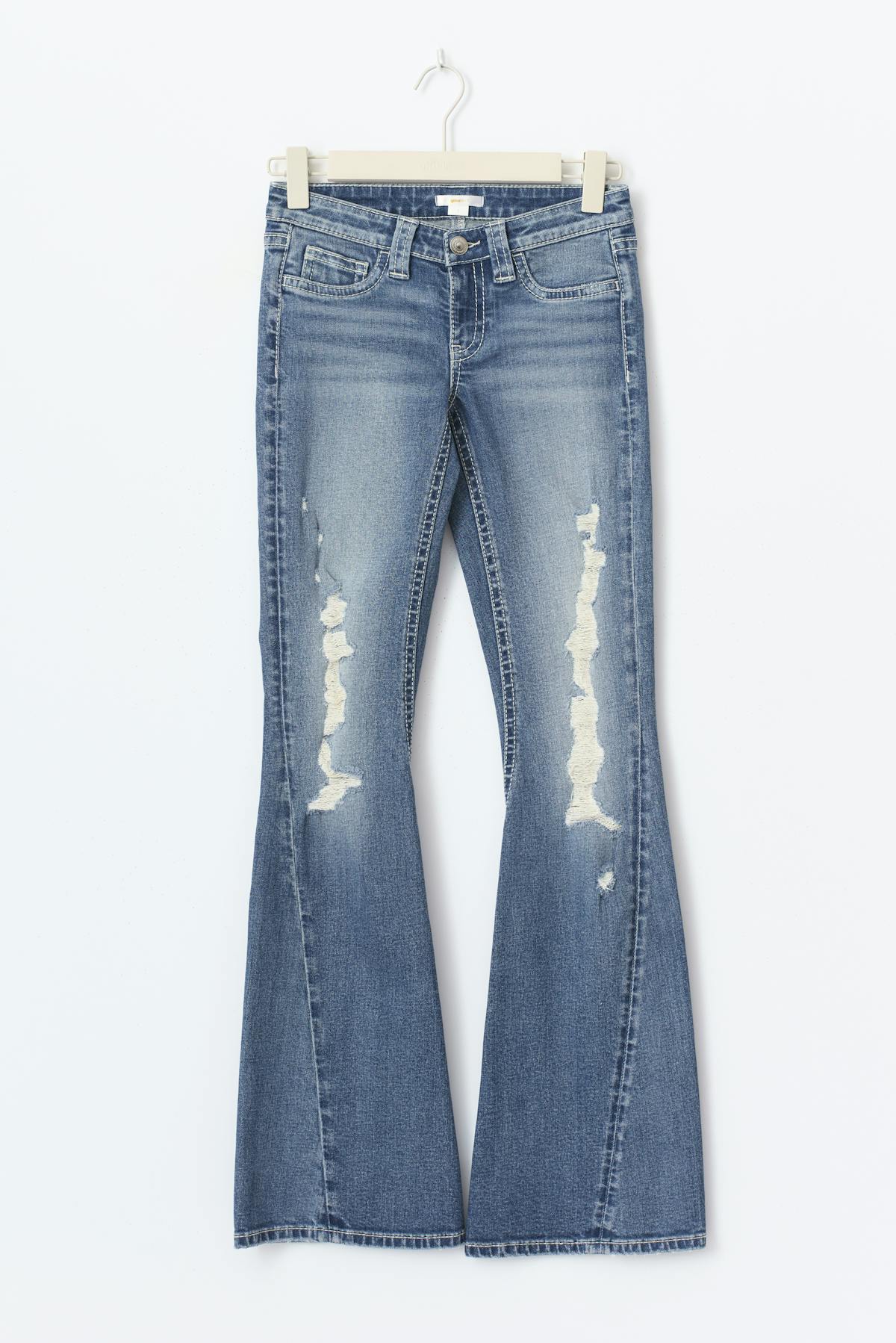 Iconic twisted jeans