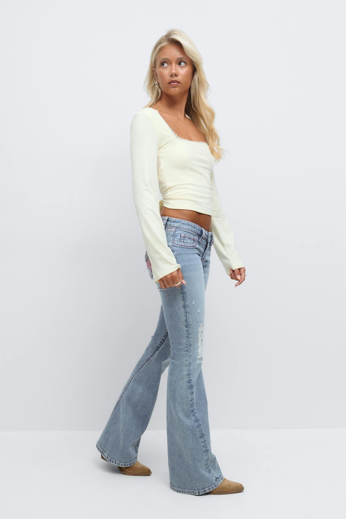 Iconic twisted jeans