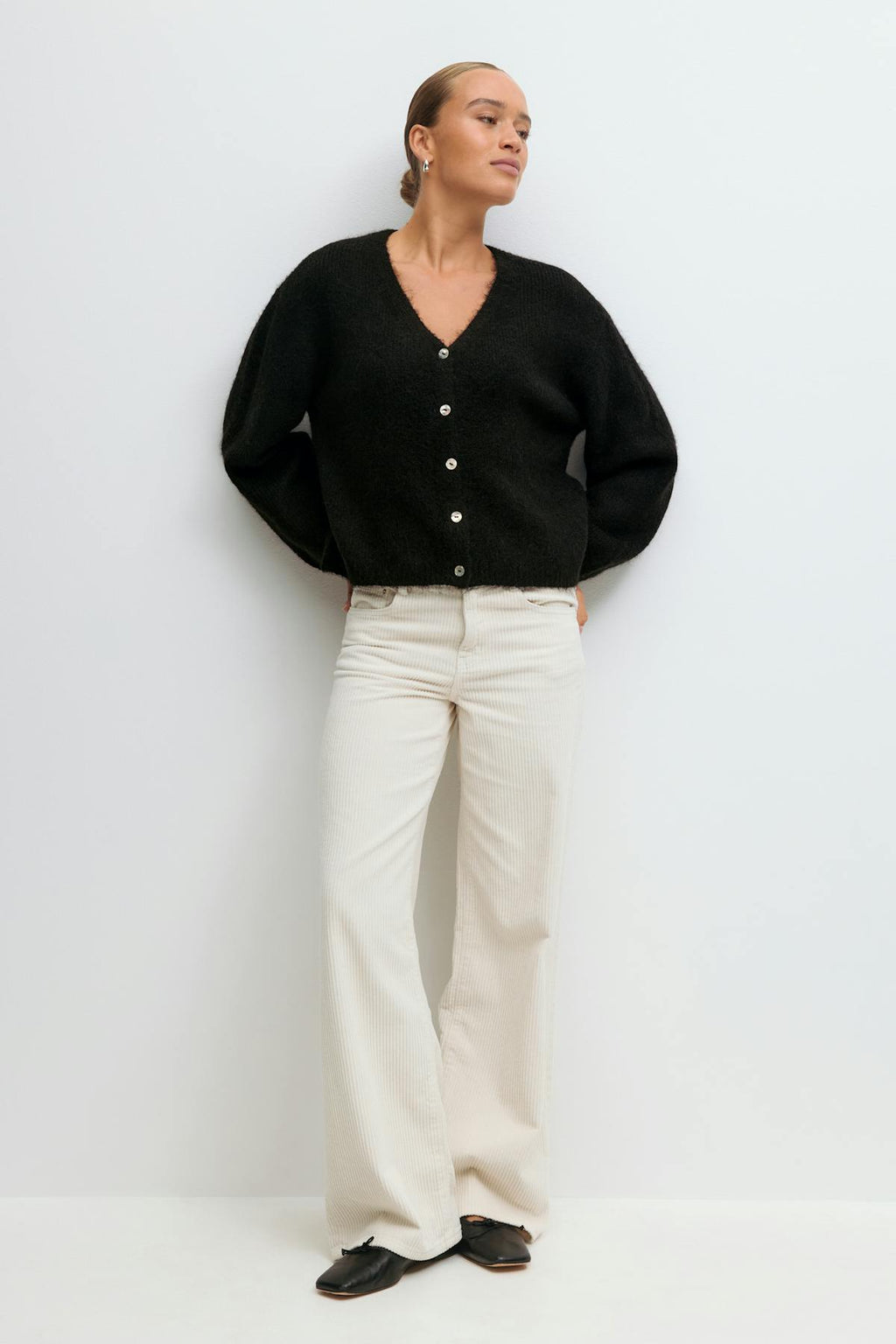V-neck knitted cardigan