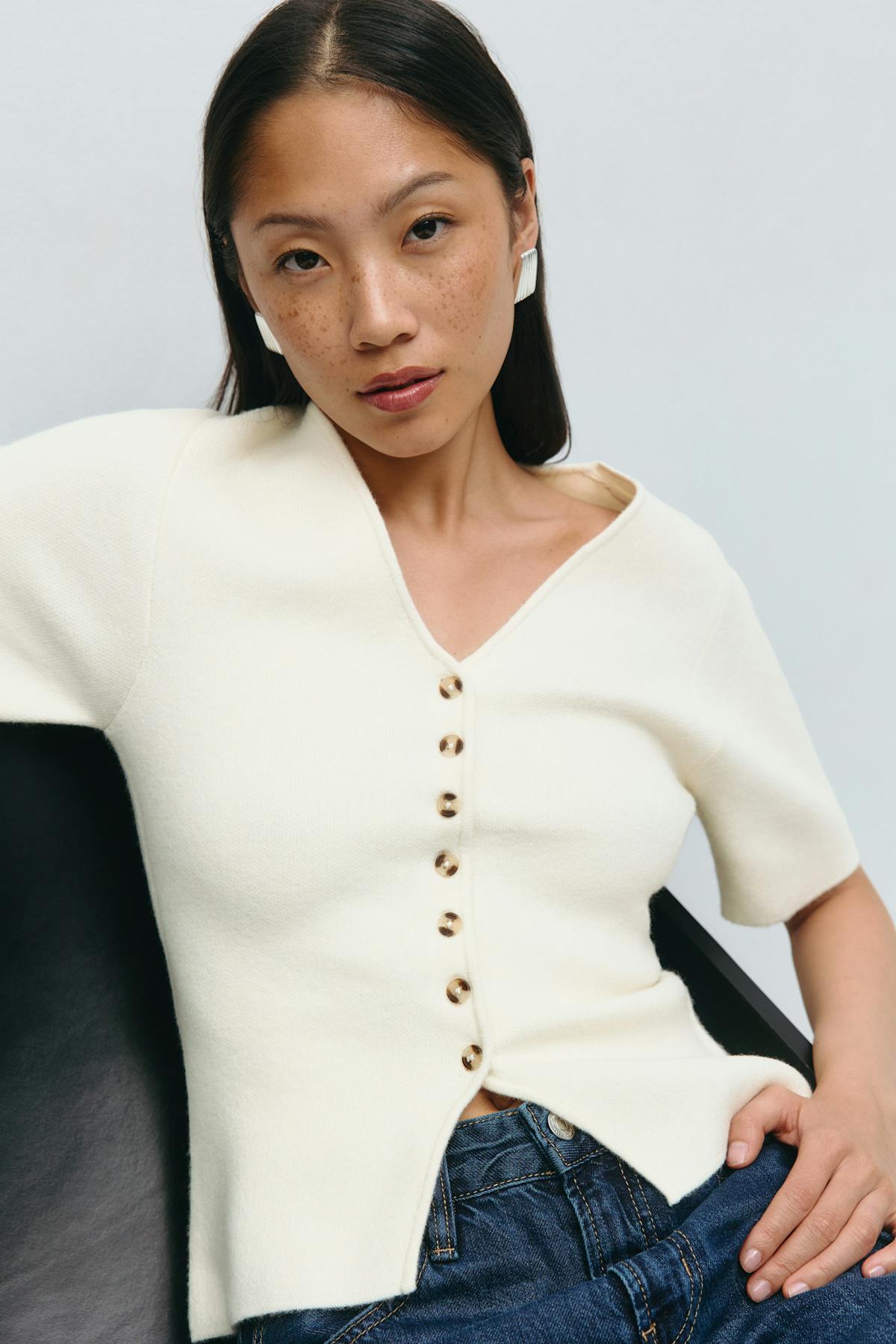 Knitted short sleeve cardigan
