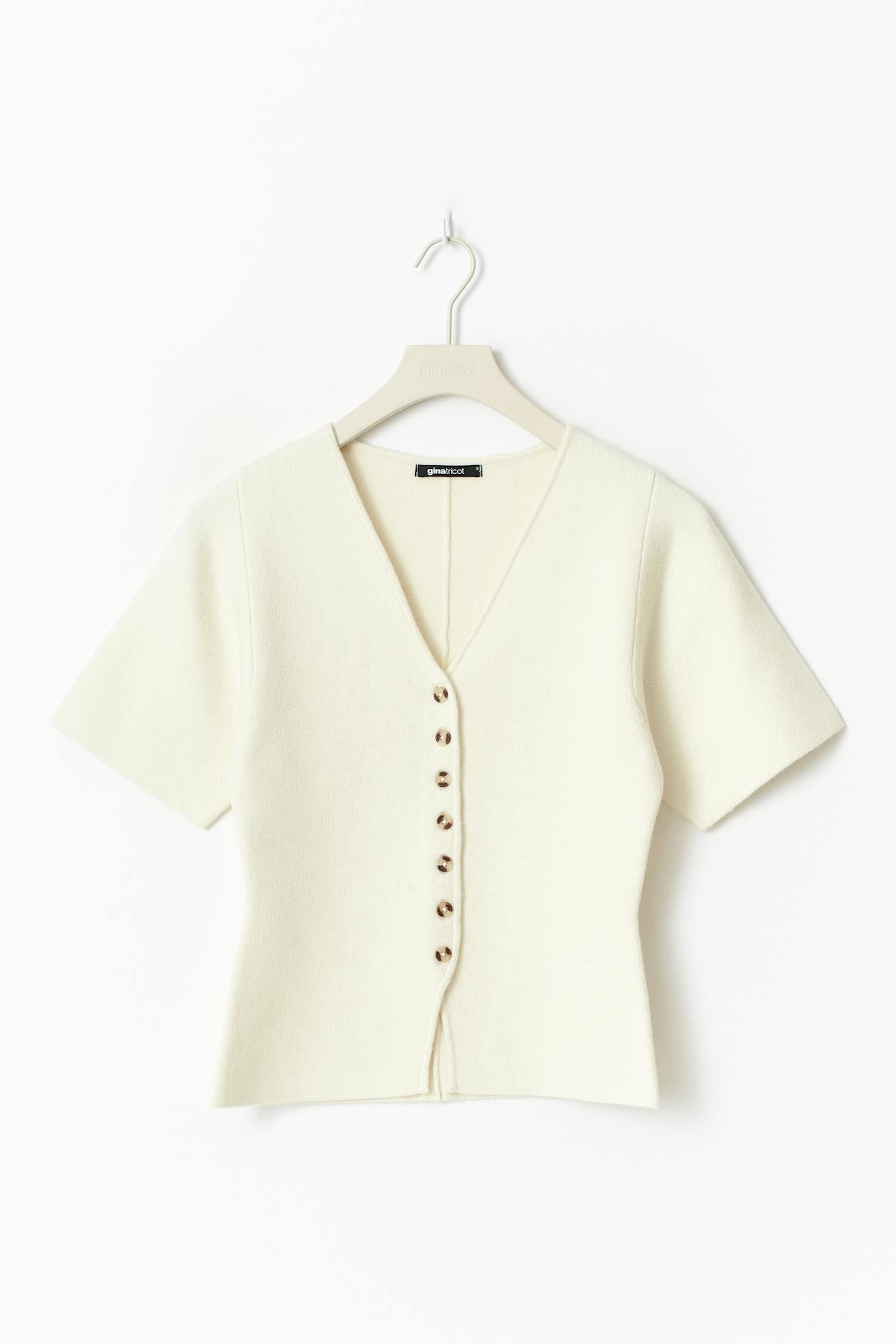 Knitted short sleeve cardigan