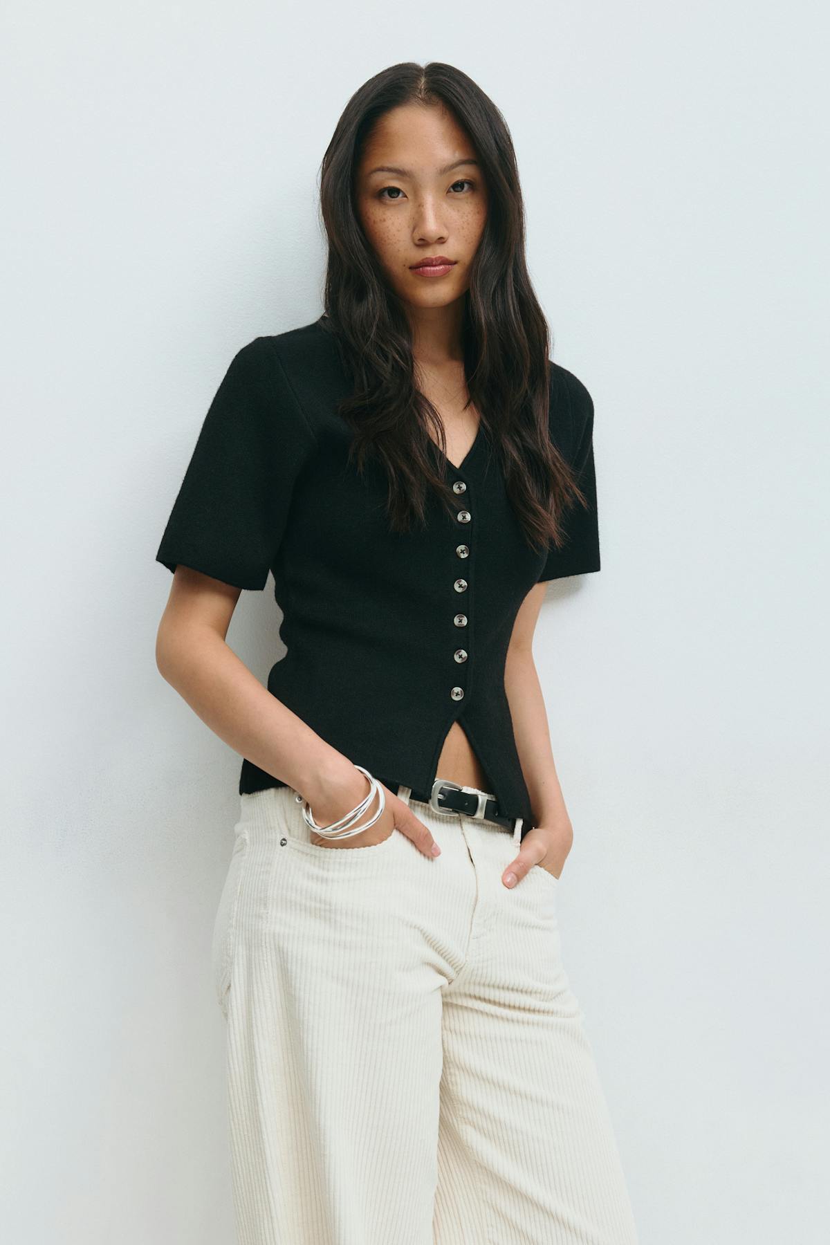 Knitted short sleeve cardigan