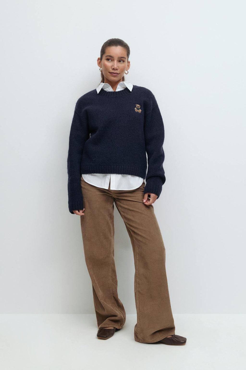 Embroidery knitted sweater