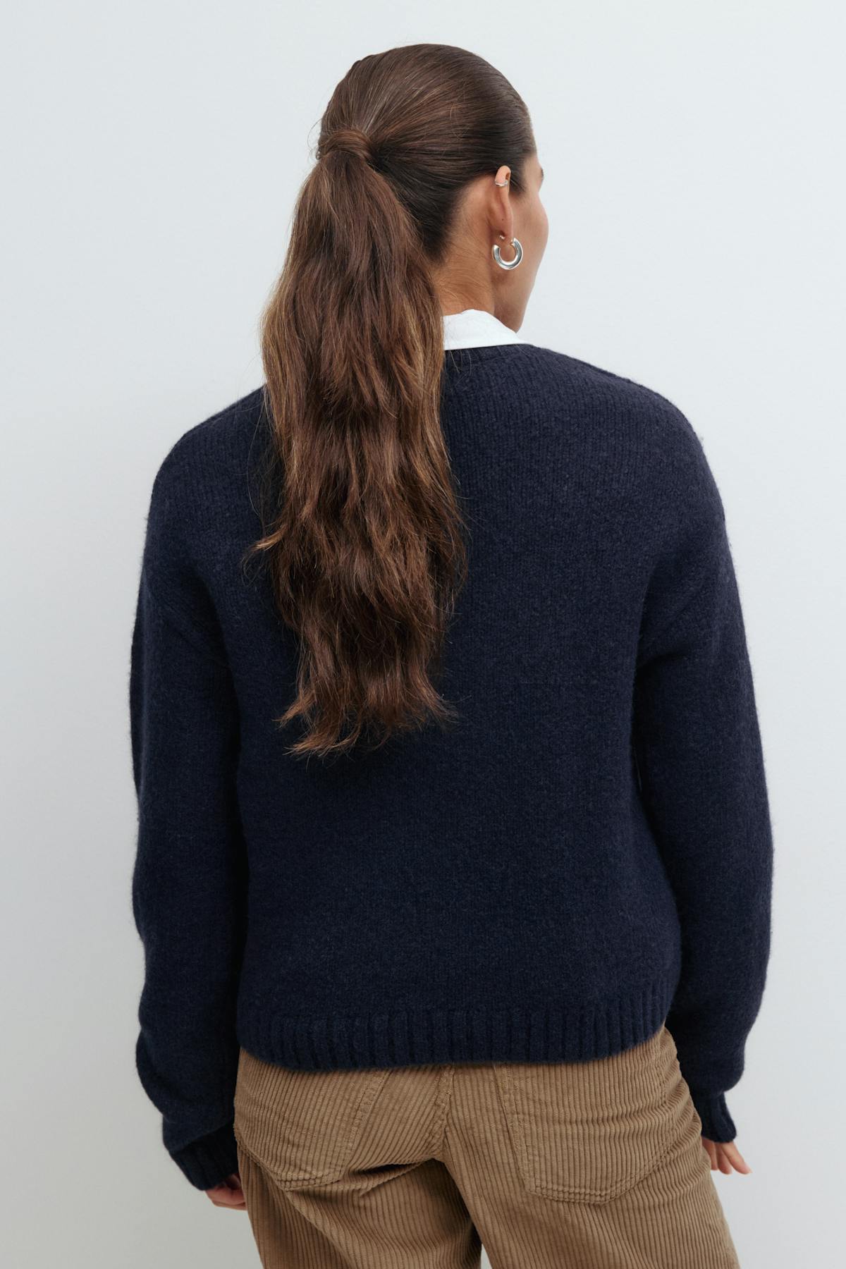 Embroidery knitted sweater