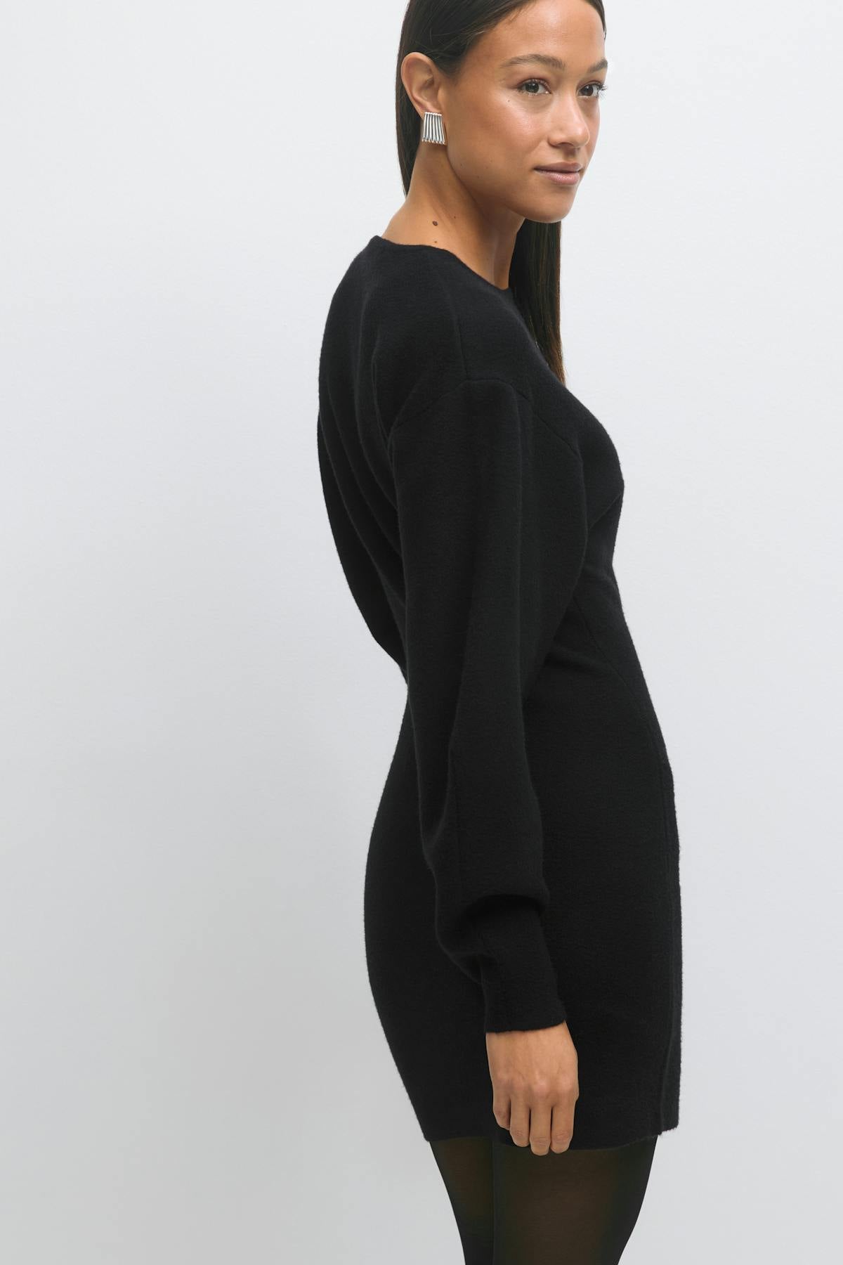 Shaped knitted dress