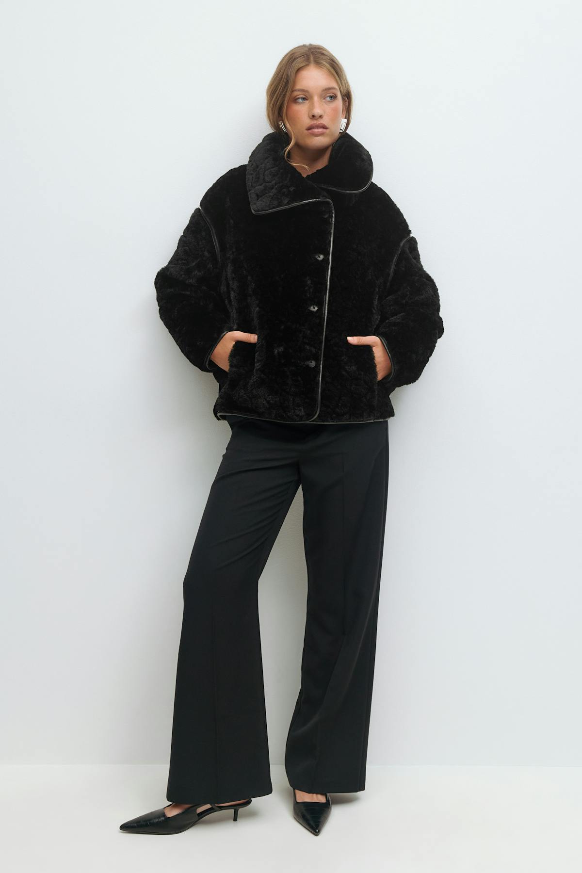 Faux fur bonded short jacket