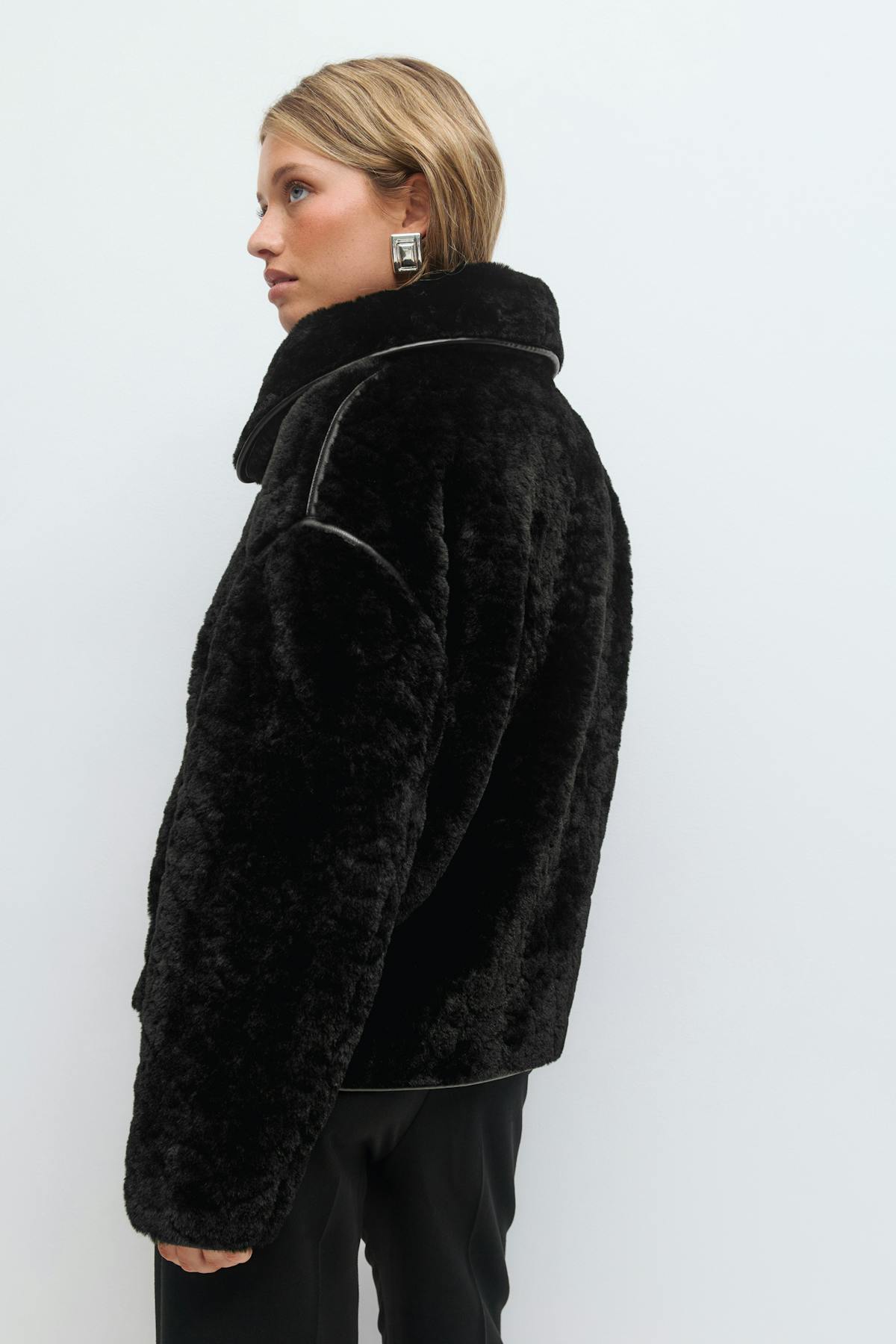 Faux fur bonded short jacket